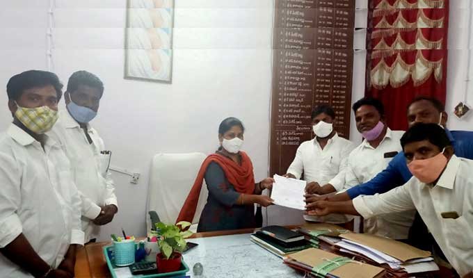District Sub Parpanches Association submitting petition to DPO Jayasudha